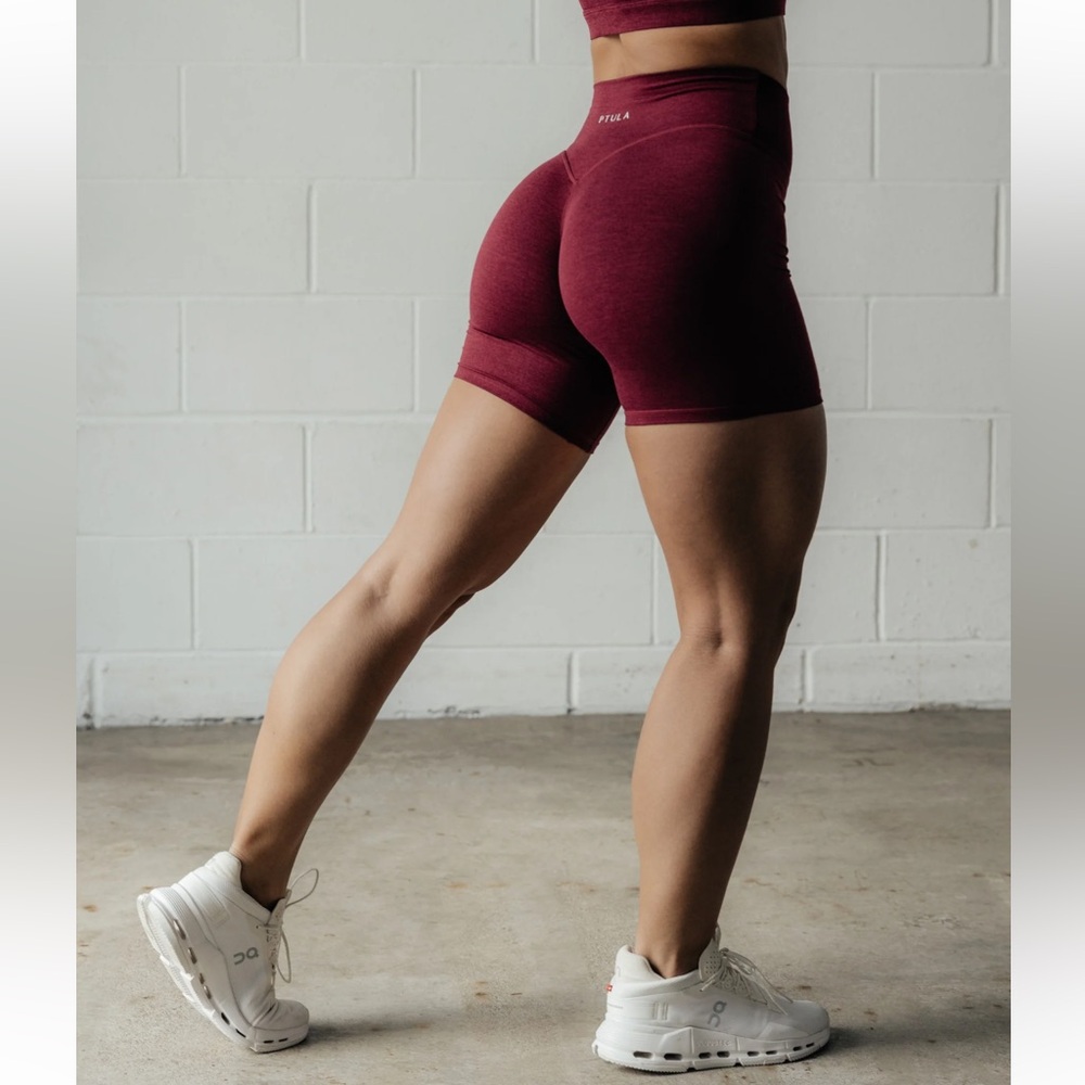 P'tula BarePro Maroon Sculpt Shorts 6” size Medium